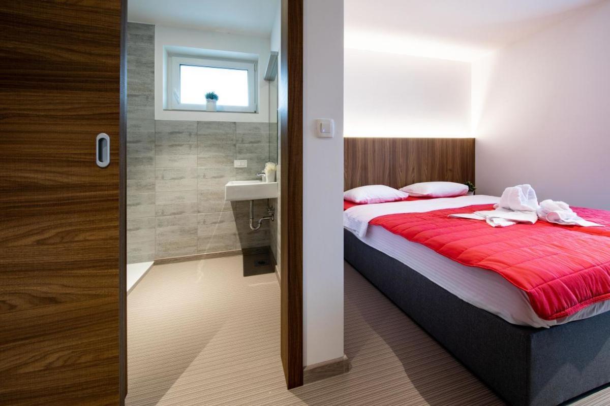 Hotel Gostilna Pugelj Novo Mesto Exterior foto